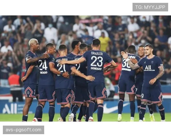 法国杯半决赛：巴黎圣日耳曼上半场即三球领先，恩里克试验新阵型